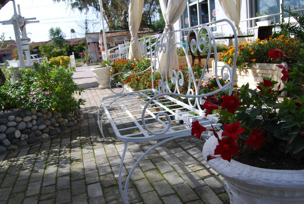 Hotel Marika Golem  Esterno foto
