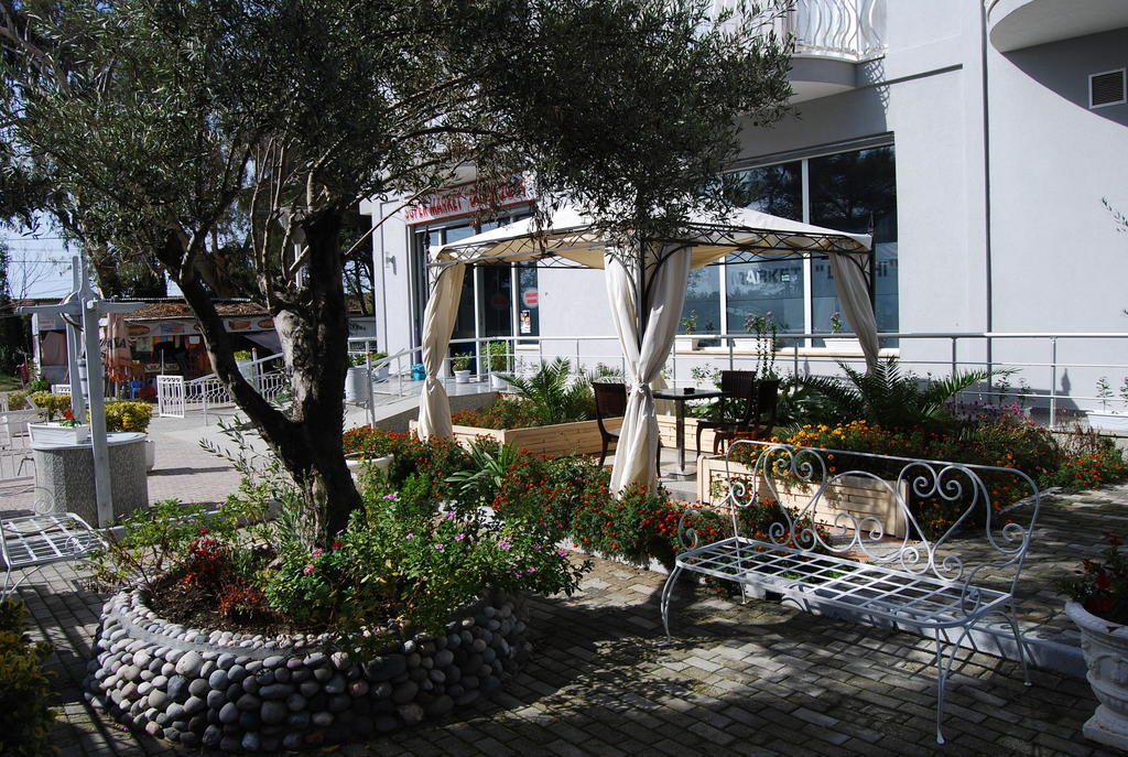 Hotel Marika Golem  Esterno foto