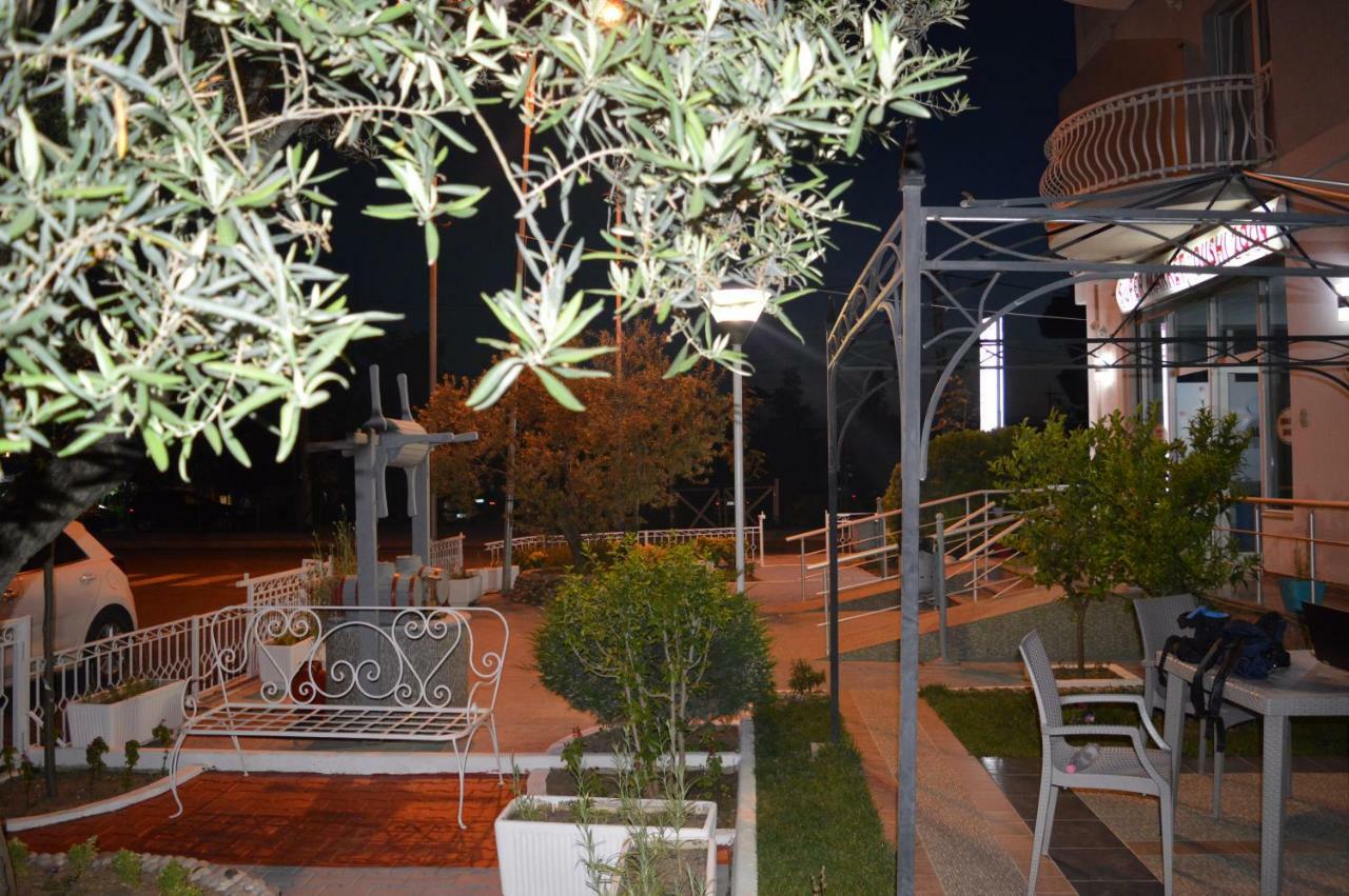 Hotel Marika Golem  Esterno foto
