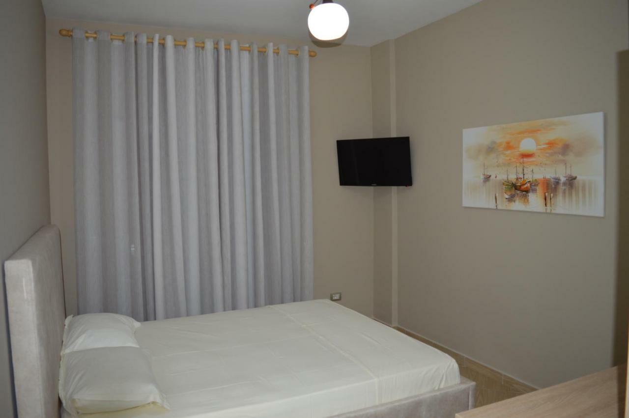 Hotel Marika Golem  Esterno foto
