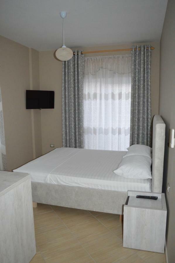 Hotel Marika Golem  Esterno foto