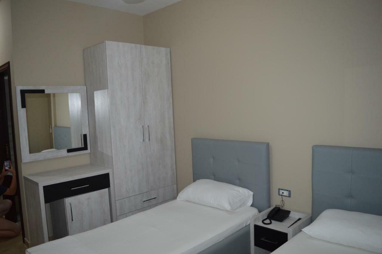 Hotel Marika Golem  Esterno foto